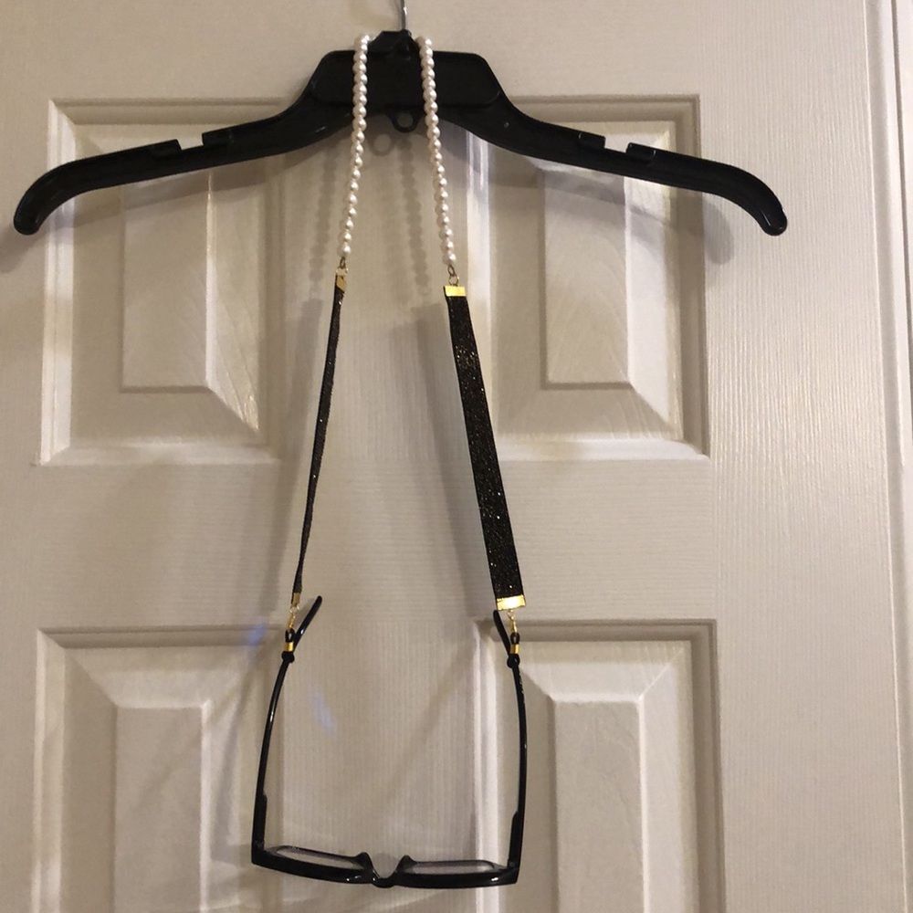 New glass pearls Chanel black ribbon mask/sunglasses lanyard chain - Picture 3 of 3